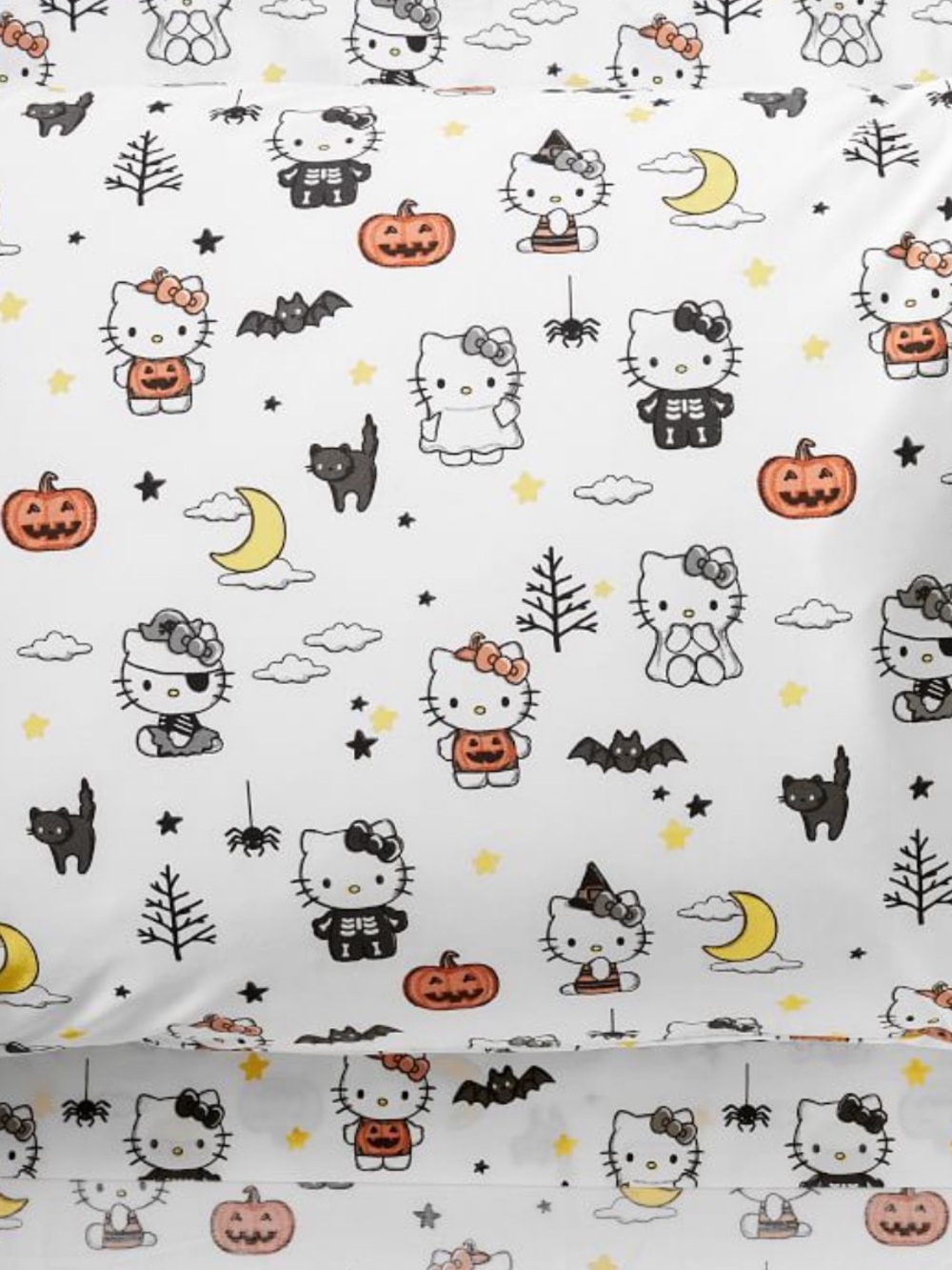 Hello Kitty and Friends Glow in the Dark Halloween Queen Sheet Set